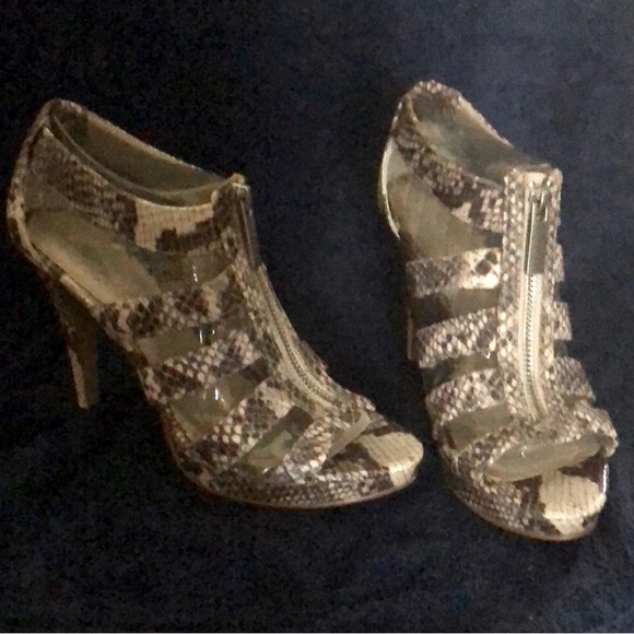 Nine West Roccia High Heeled Size 8M Sandal NWT - Picture 9 of 10